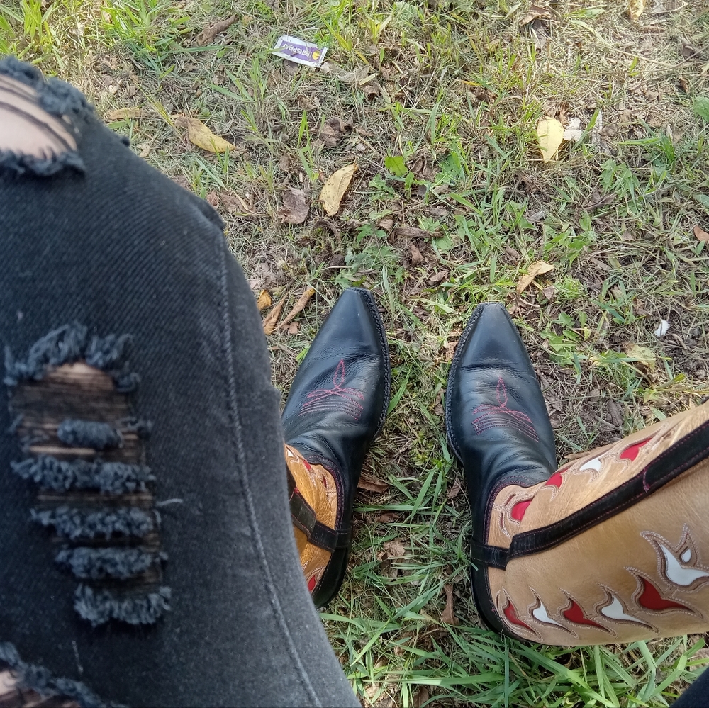 Lucchese womans cowboy boots size 9.5 black tan red tulips